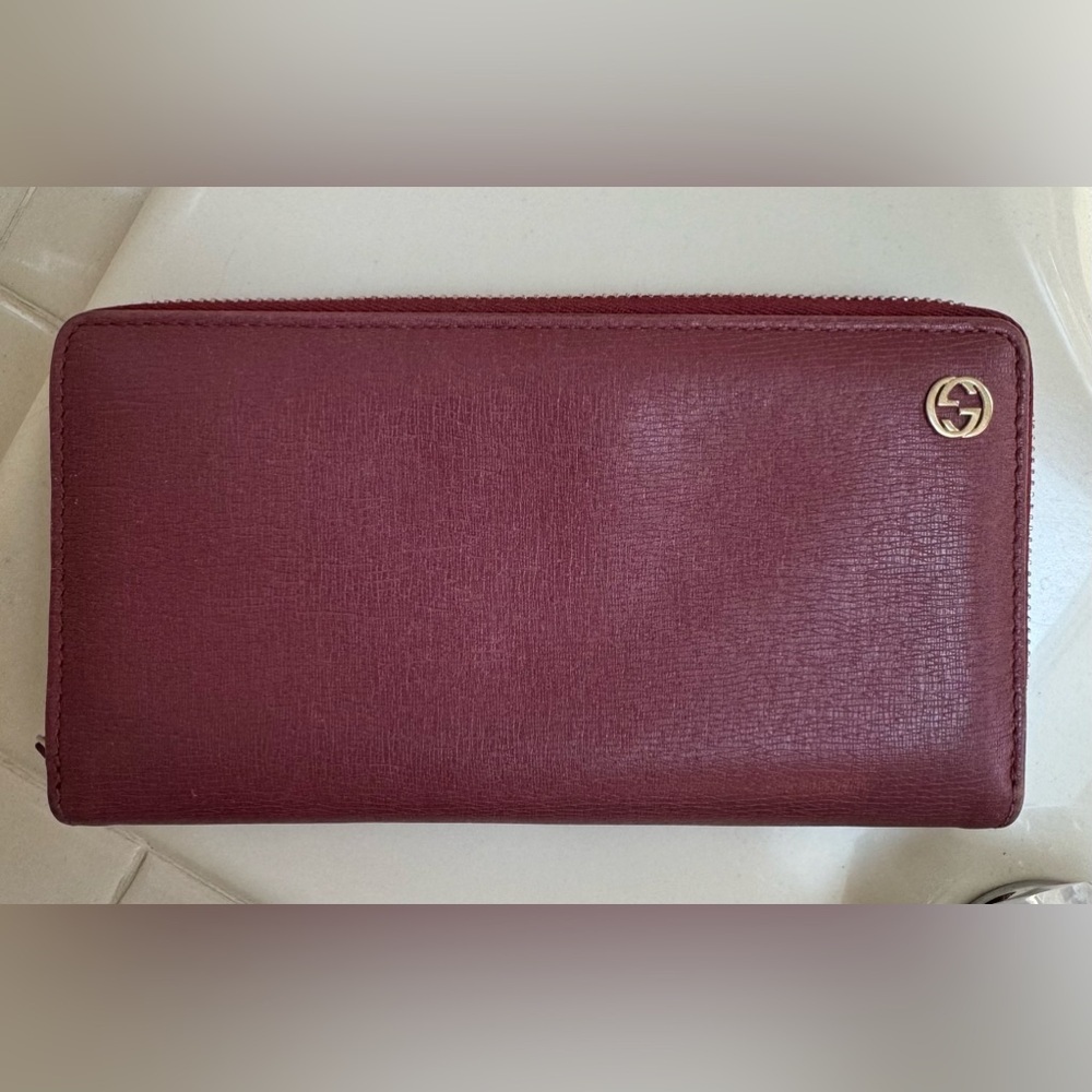 Authentic Gucci GG Mauve Zip Around Wallet